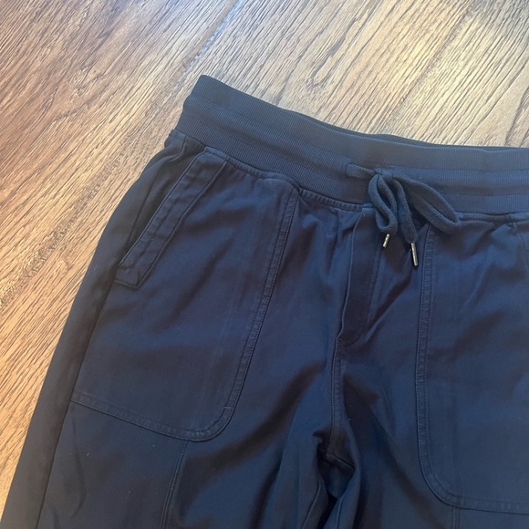 Athleta Farallon Weekender Pull-On Pant Black Small - Picture 6 of 8